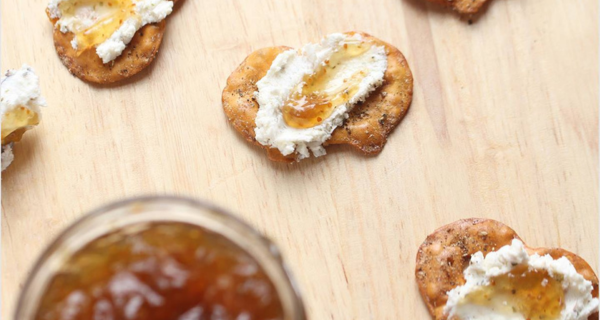 Fig and goat cheese bites